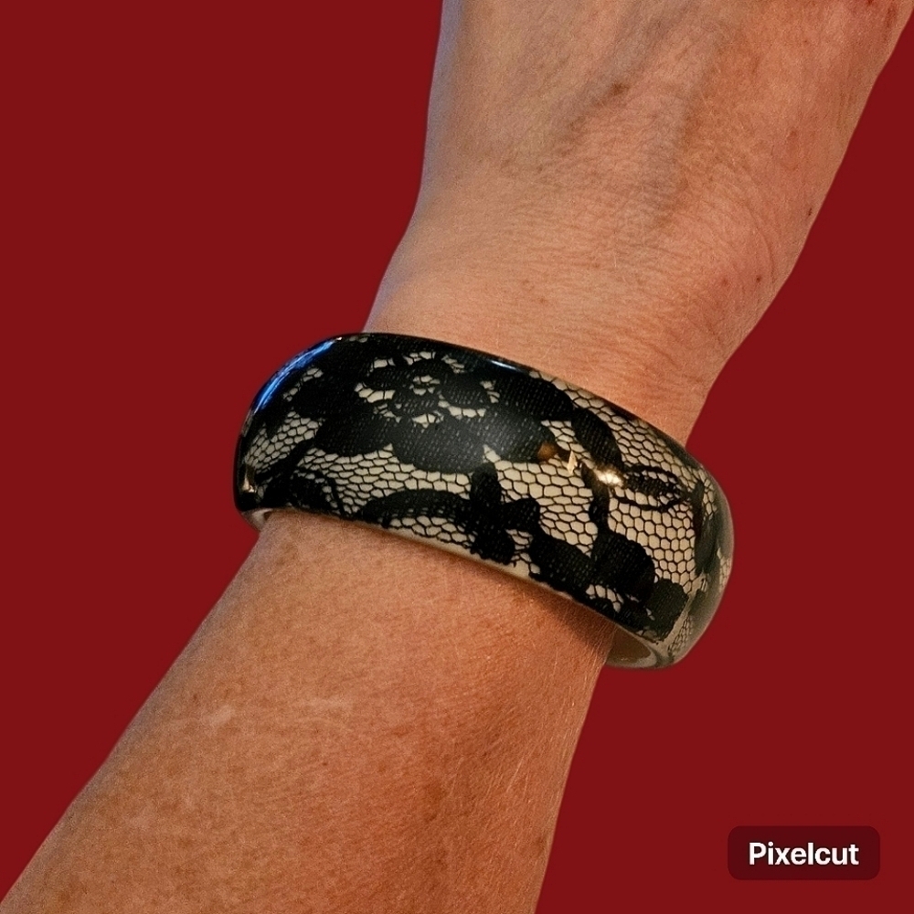 VTG 1990s Romantic Black Lace Acrylic Chunky Goth Bangle Bracelet